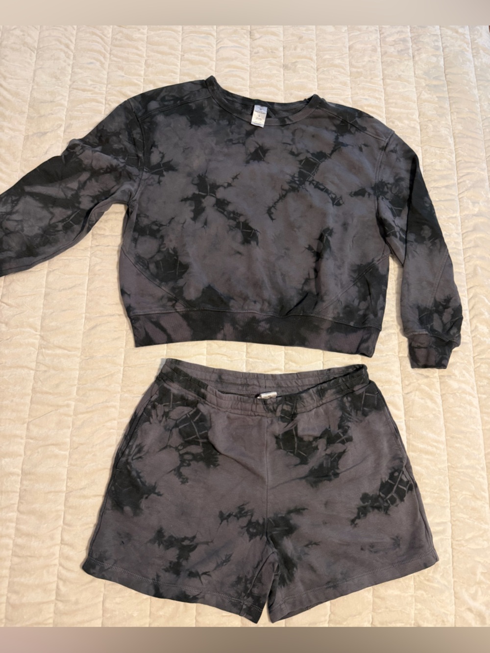 Tie-Dye Black Cropped Sweatshirt & Shorts Set - Women